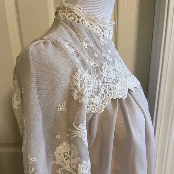 Elegant Ivory mini dress - Picture 5 of 9